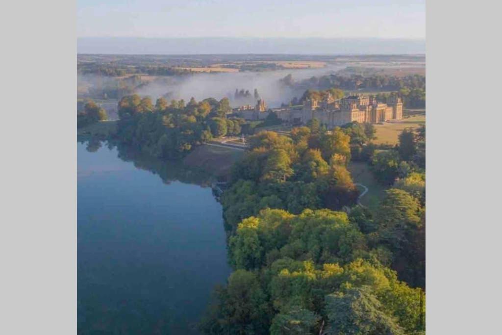 Oxfordshire Living - The Churchill Apartment - Woodstock Exteriör bild