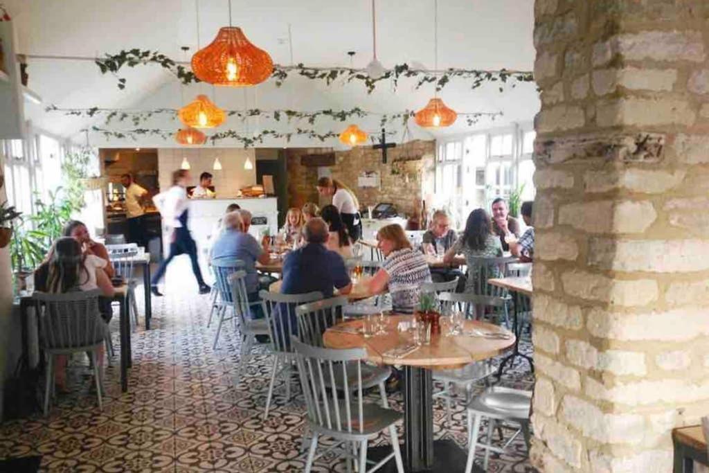 Oxfordshire Living - The Churchill Apartment - Woodstock Exteriör bild